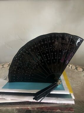 kate spade Black Fan-Shaped Patent Leather Clutch